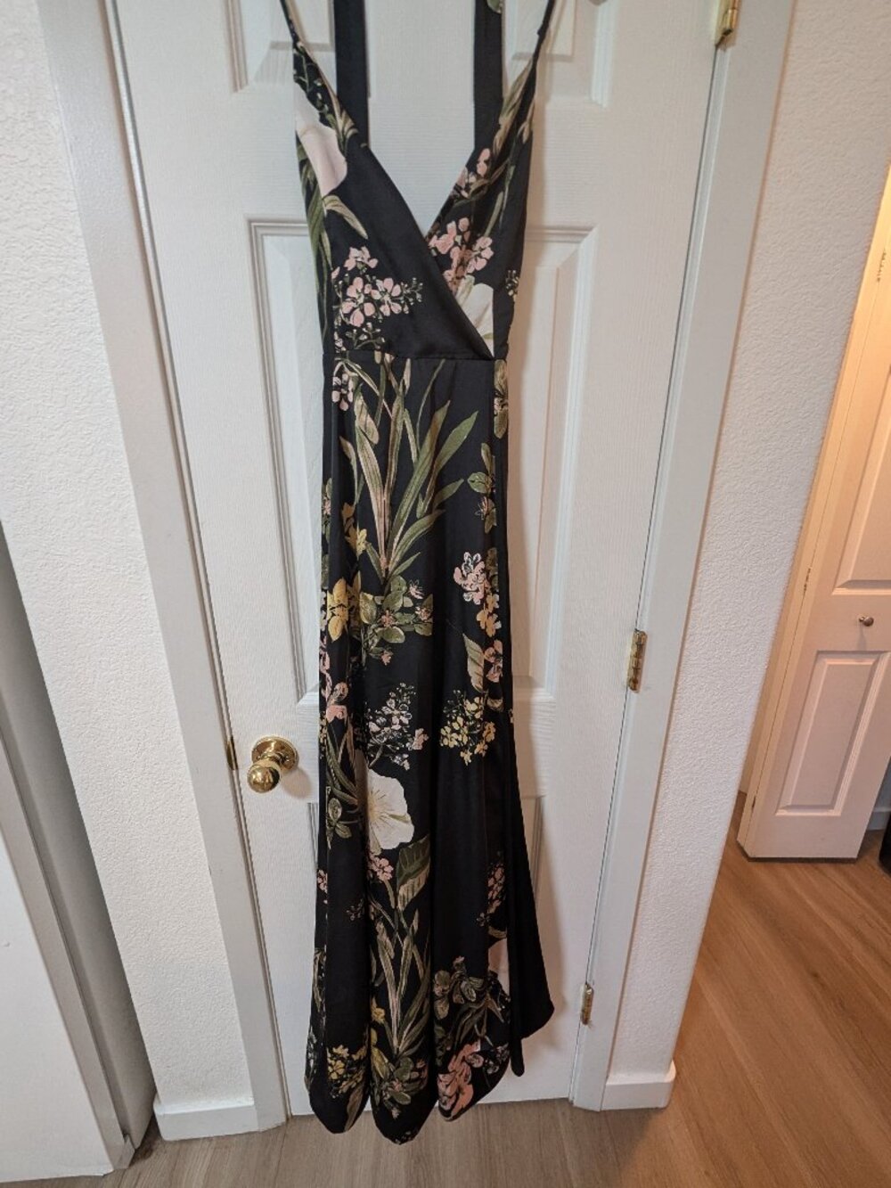 Lulu's black floral maxi dress